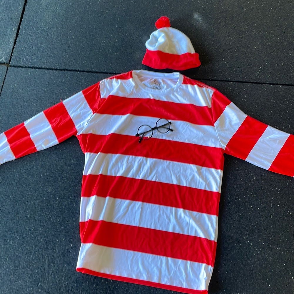 Waldo shirt, beanie and glasses.